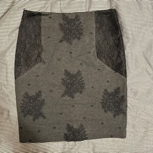 Anthropologie Maeve Charcoal Lace Floral Appliqué Pencil Skirt - Size Petite L
